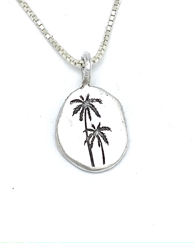 AMONG PALM TREES NECKLACE
